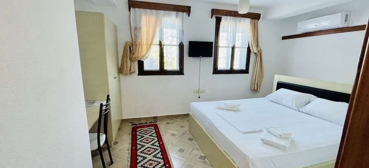 Denis Guest House Gjirokaster : Photo 