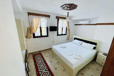 Denis Guest House Gjirokaster: Photo 