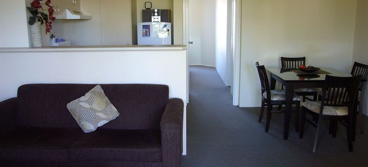 Chevron Palms Holiday Apartments:  GOLD COAST - QUEENSLAND