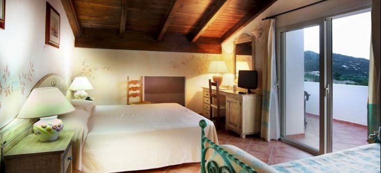 Colonna Beach Hotel & Residence:  GOLFO DI MARINELLA - OLBIA-TEMPIO