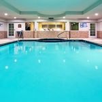 HOLIDAY INN EXPRESS HOTEL & SUITES GRAND RAPIDS-NORTH 2 Stars