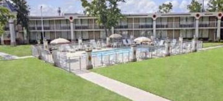 Hotel Quality Inn & Suites:  GREENSBORO (NC)