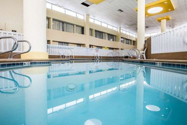 Hotel Quality Inn & Suites Airpark East:  GREENSBORO (NC)