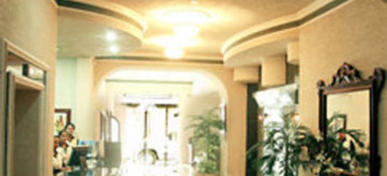 Hotel Casino Plaza Guadalajara:  GUADALAJARA
