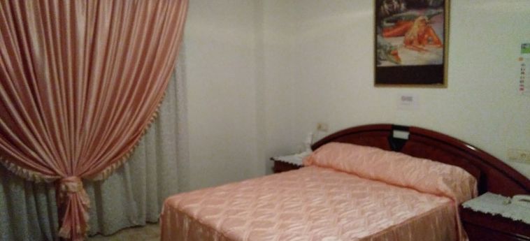 Hotel Pensión Mari Loli Guardamar Del Segura - Costa Blanca: Foto 
