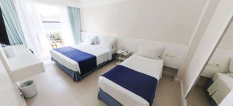 The Falls Hotel:  GUARUJÁ