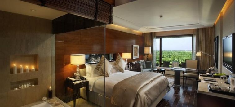 The Leela Ambience Gurugram Hotel & Residences:  GURGAON