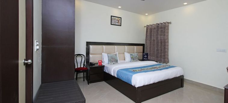 Hotel Oyo 8927 Us Executive Suites:  GURGAON