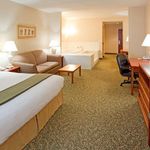 HOLIDAY INN EXPRESS HOTEL & SUITES HAGERSTOWN 2 Stars