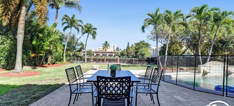 WATERFRONT 7BR WITH PRIVATE HEATED POOL 2 Estrellas