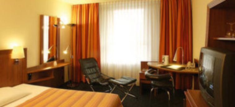 Hotel Nh Hamburg Altona:  HAMBURGO