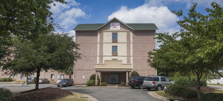 Hotel Savannah Suites:  HAMPTON (VA)