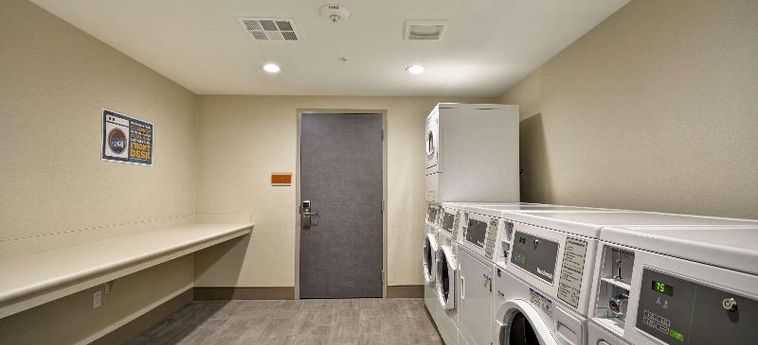 HOME2 SUITES BY HILTON HANFORD, CA 3 Stelle