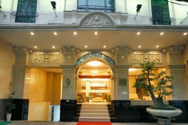 Royal Gate Hotel:  HANOI