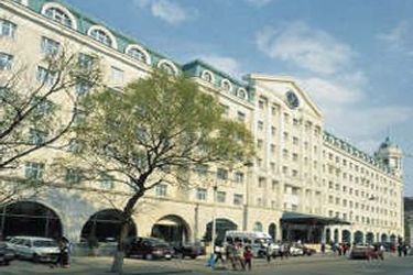 Hotel Songhuajiang Gloria Inn:  HARBIN