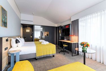 Hotel Holiday Inn Hasselt:  HASSELT