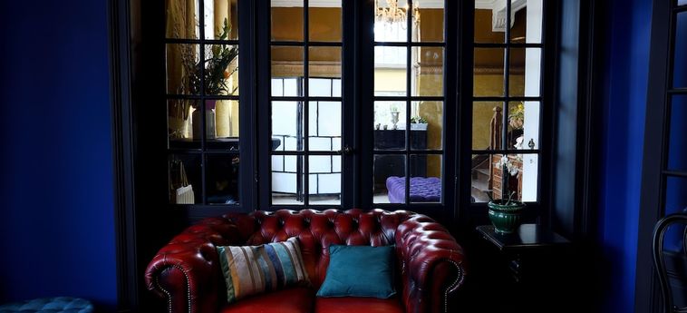 Hotel Maison Stout:  HASSELT