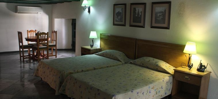 Hotel Hostal Valencia:  HAVANA