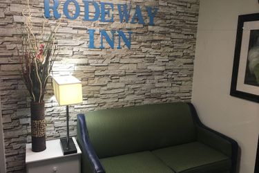 Hotel Rodeway Inn, Hays:  HAYS (KS)