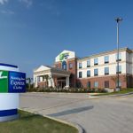 HOLIDAY INN EXPRESS & SUITES HEARNE 2 Stars