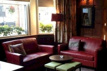 The George Hotel:  HENFIELD