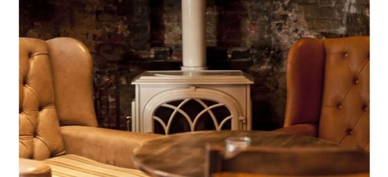Hotel The Crown Pub, Dining &Amp; Rooms:  HENLOW