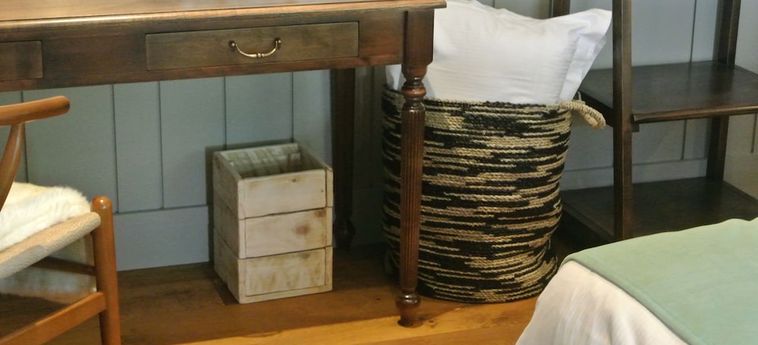 Hotel The Crown Pub, Dining &Amp; Rooms:  HENLOW