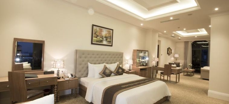 Hotel Merperle Crystal Palace:  HO CHI MINH STADT