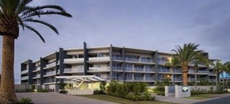 Hotel Azzura Greens Resort:  HOPE ISLAND - QUEENSLAND