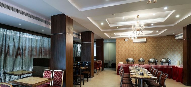 Hotel Oyo 16539 Grand Sandarshini Inn:  HYDERABAD