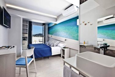 Hotel Hostal La Marina:  IBIZA - BALEARIC ISLANDS