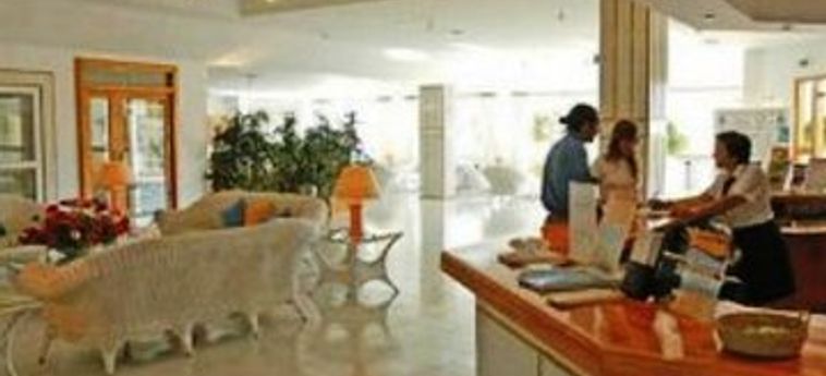 Invisa Hotel Club Cala Blanca:  IBIZA - ILES BALEARES