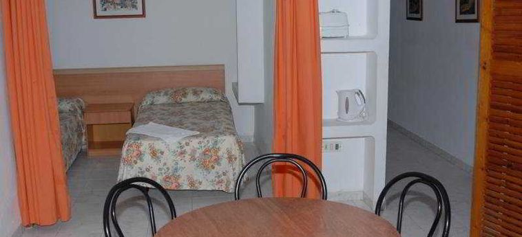 Hotel Apartamentos Del Rey:  IBIZA - ISLAS BALEARES