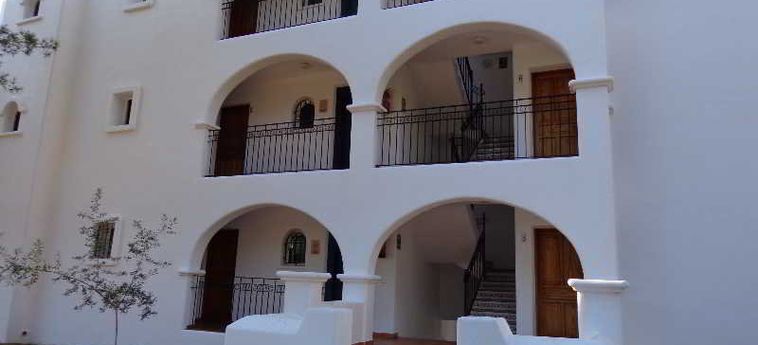 Hotel Apartamentos Benet - Los Pinares :  IBIZA - ISLAS BALEARES