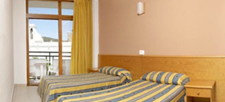 Hotel Apartamentos Tramuntana:  IBIZA - ISLAS BALEARES