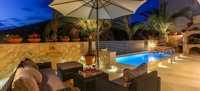 Apartments Capitis In The Centre Ile De Hvar - Dalmatie : Photo 