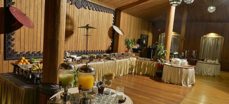 Hotel Shwe Inn Tha Floating Resort:  INLE