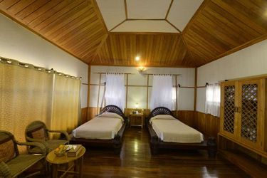 Hotel Shwe Inn Tha Floating Resort Inle: Photo 