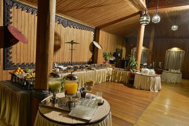 Hotel Shwe Inn Tha Floating Resort Inle: Photo 