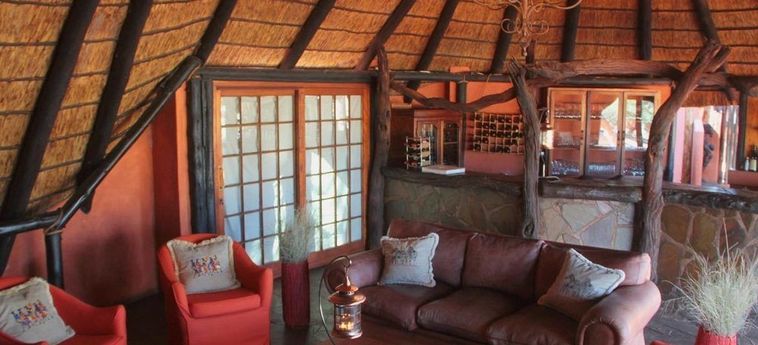 Hotel Camelthorn Kalahari Lodge:  INTU AFRICA KALAHARI PRIVATE RESERVE