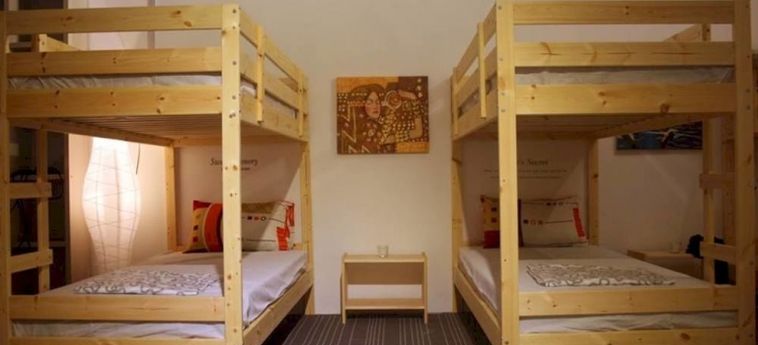 Hôtel BED AND BIKE BACKPACKER STUDIO - HOSTEL -