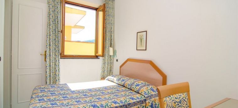 Hotel La Capannina:  ISCHIA ISLAND - NAPLES