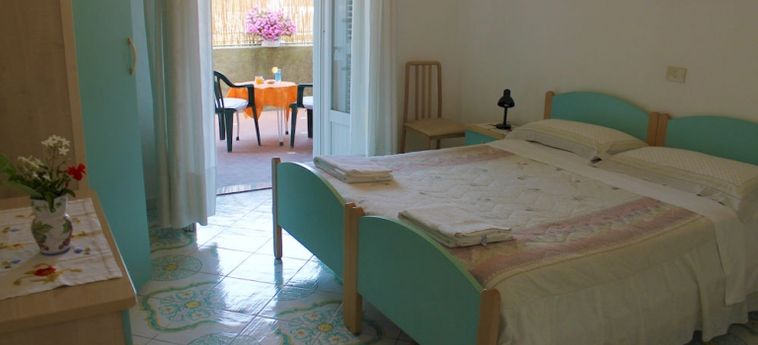 Hotel Villa Luna Di Miele:  ISCHIA ISLAND - NAPLES