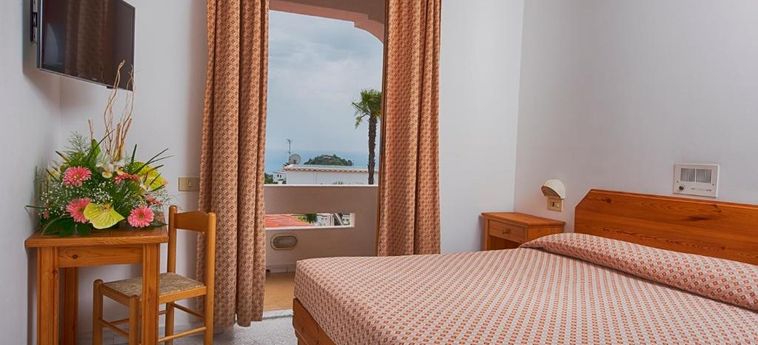 Hotel Villa Miralisa:  ISCHIA ISLAND - NAPLES