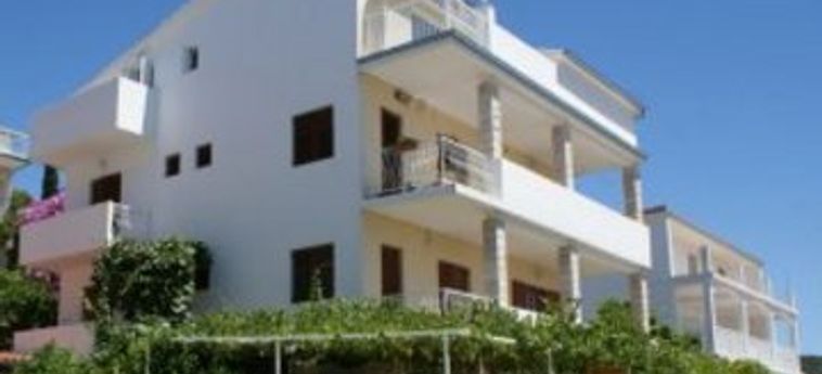 Hotel Vila Lacman:  ISLA DE HVAR - DALMACIA