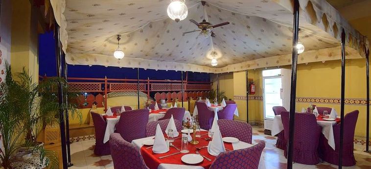 Hotel Umaid Mahal:  JAIPUR