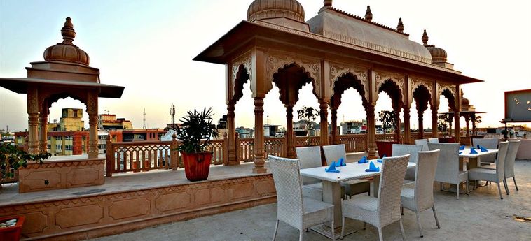 Hotel Ramsingh Palace:  JAIPUR