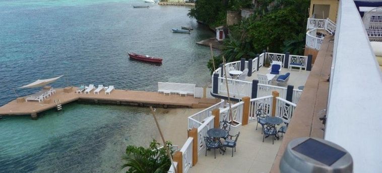 Hotel Moxons Beach Club:  JAMAICA