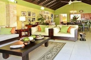 Hotel Paradise Fantasy Beachfront Villa:  JAMAICA
