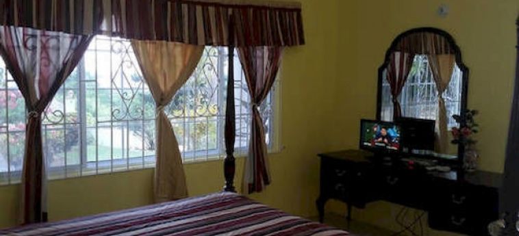 Hotel Chateau De La Rose Bed & Breakfast:  JAMAICA
